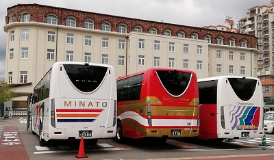 フリューゲル_初日公演_遠征組の大型バス
